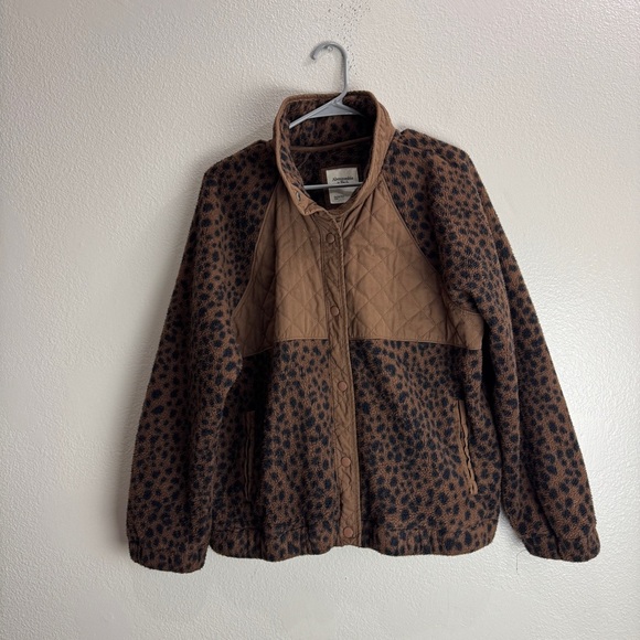 Abercrombie And Fitch Leopard Deep Pile Snap Button Jacket Size XL - Picture 1 of 10